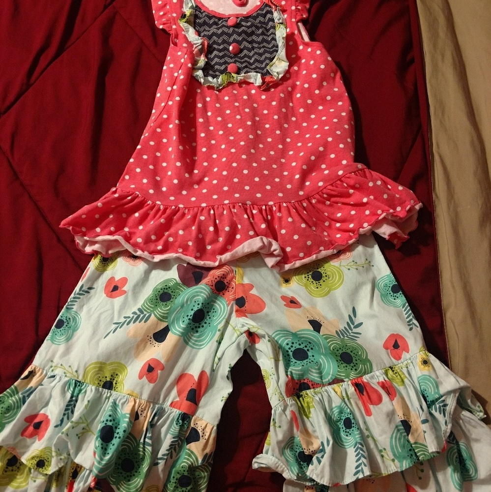 Ricrac and Ruffles Capri Pant Set